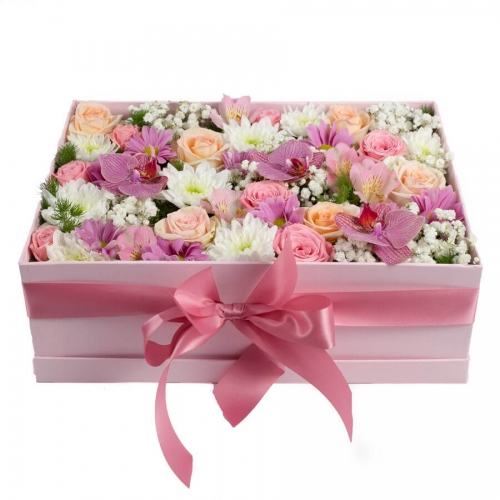 Pink arrangement in a box