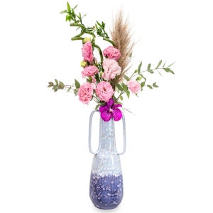 Vase with lisianthus, bamboo and pampas