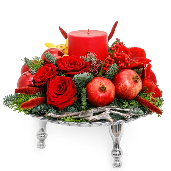 Εντυπωσιακή πιατέλα με χριστουγεννιάτικη σύνθεση