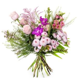 Bouquet of roses, chrysanthemums and lisianthus