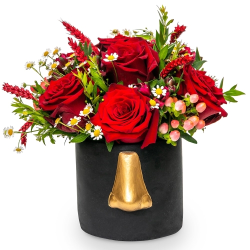 Red roses in fave vase with gold nose